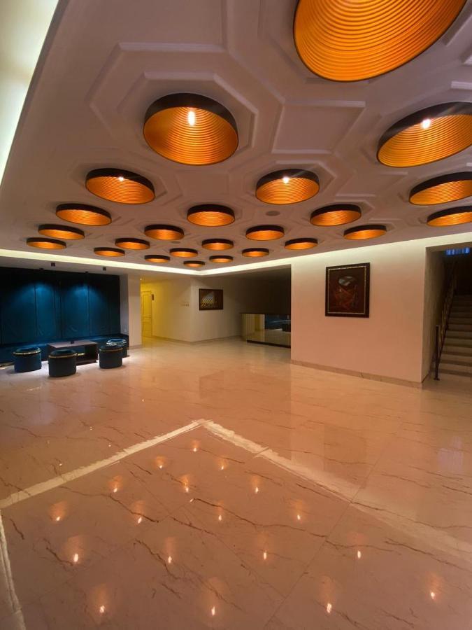 Barhat Hotel & Spa Taraz Buitenkant foto