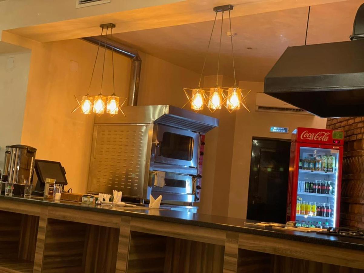 Barhat Hotel & Spa Taraz Buitenkant foto