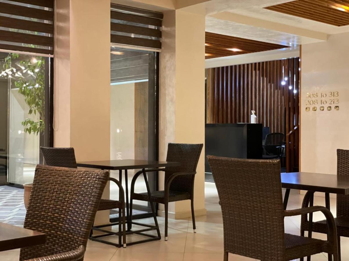 Barhat Hotel & Spa Taraz Buitenkant foto