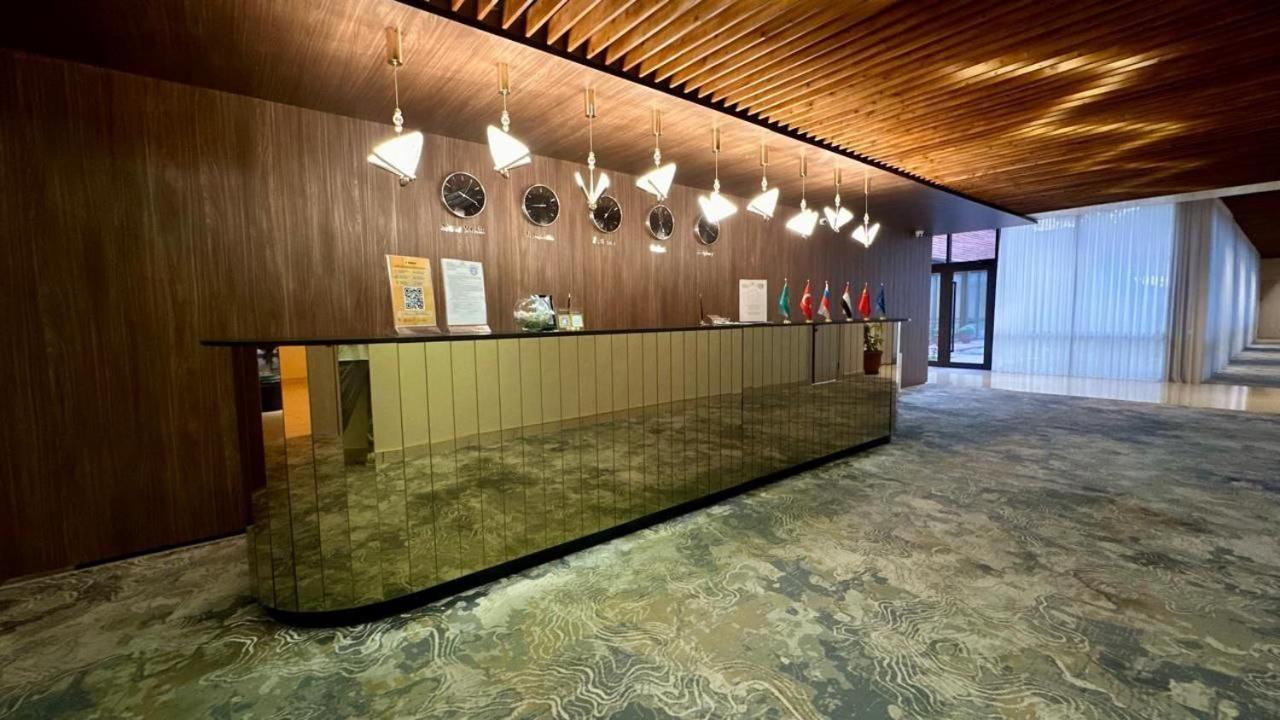 Barhat Hotel & Spa Taraz Buitenkant foto