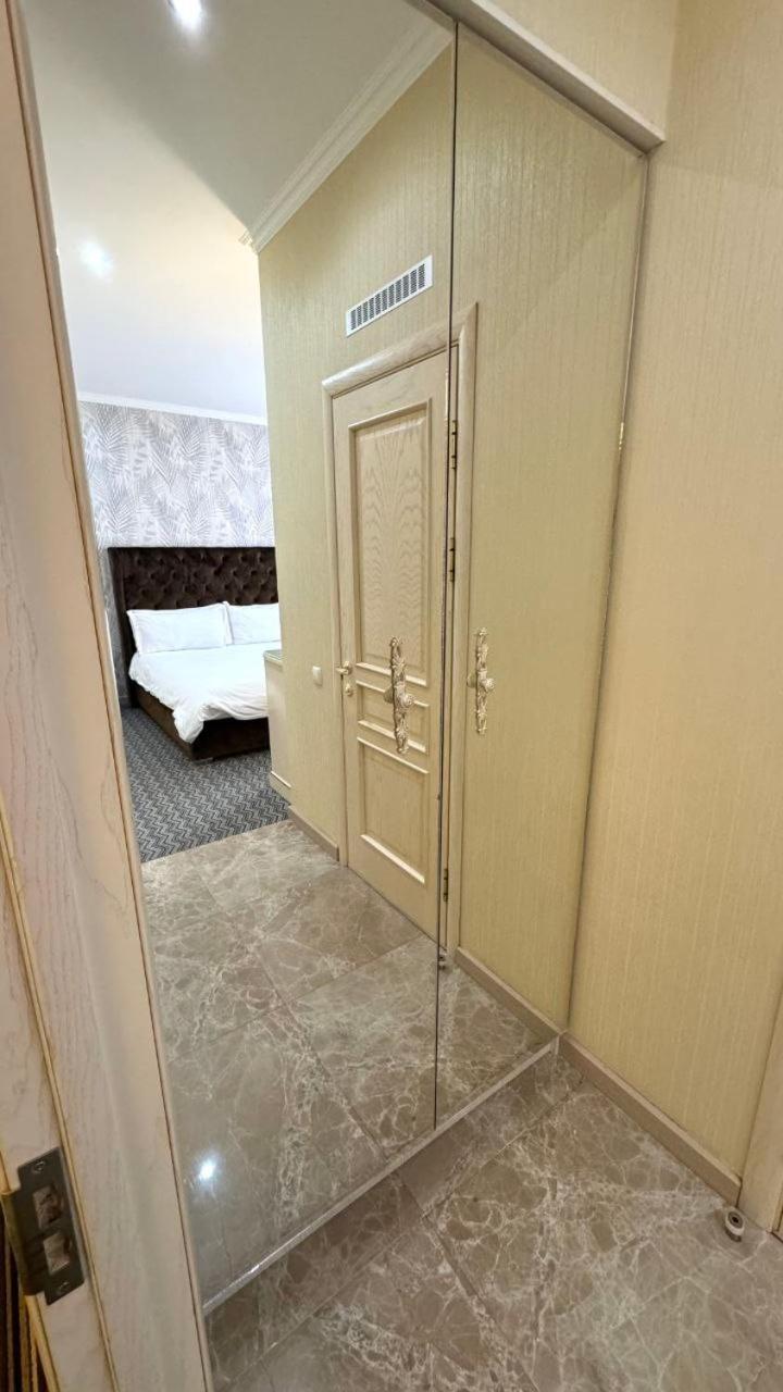 Barhat Hotel & Spa Taraz Buitenkant foto