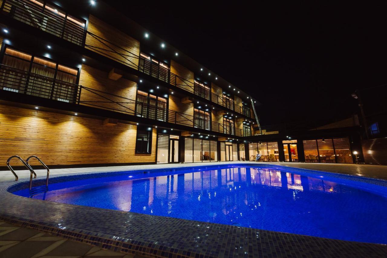Barhat Hotel & Spa Taraz Buitenkant foto