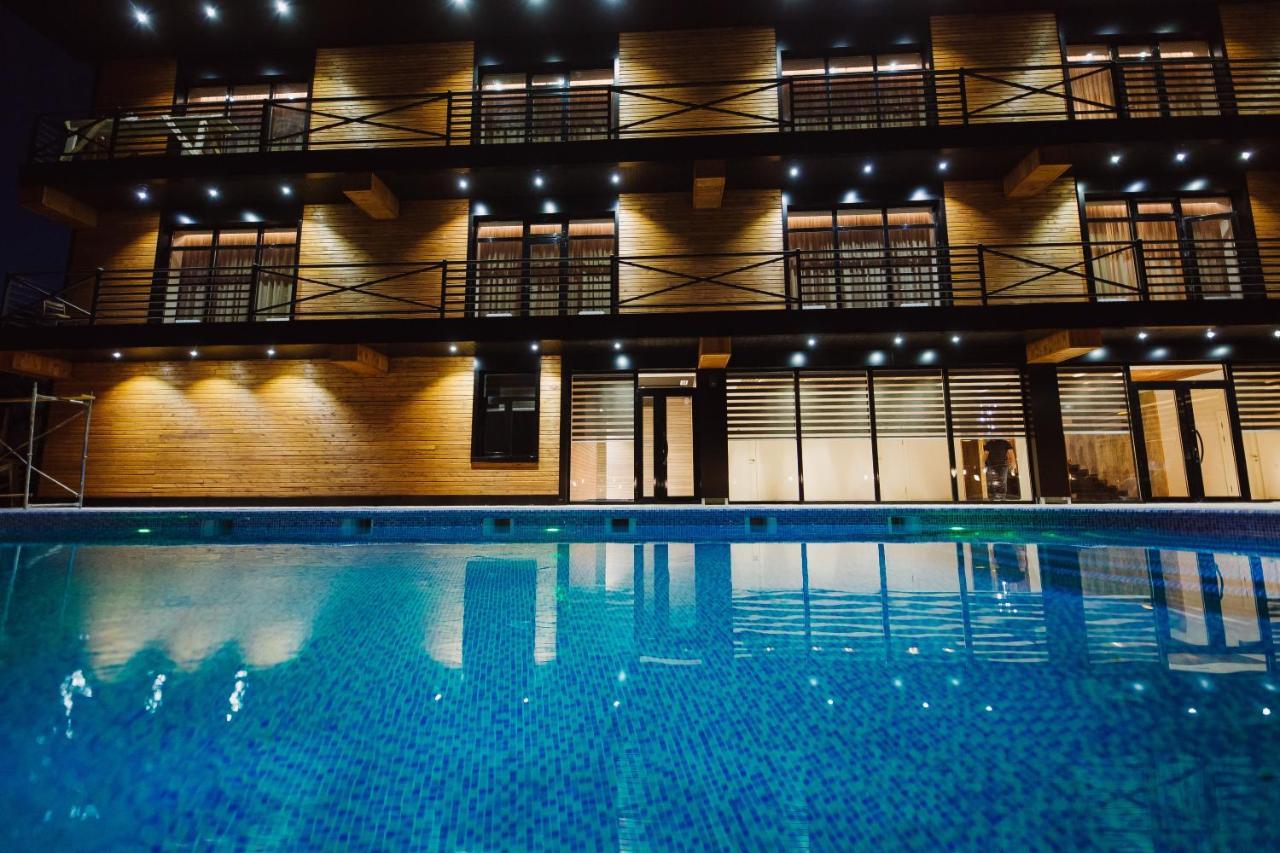 Barhat Hotel & Spa Taraz Buitenkant foto