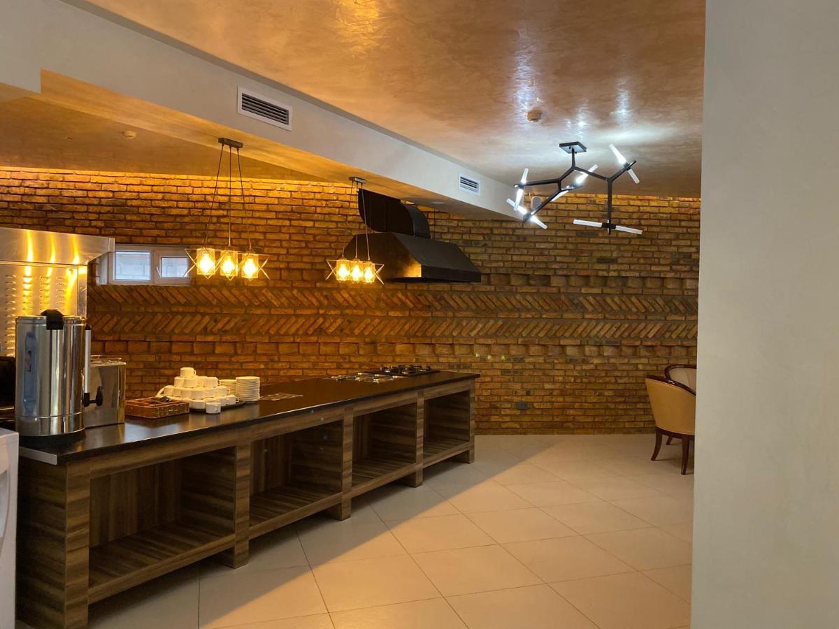 Barhat Hotel & Spa Taraz Buitenkant foto